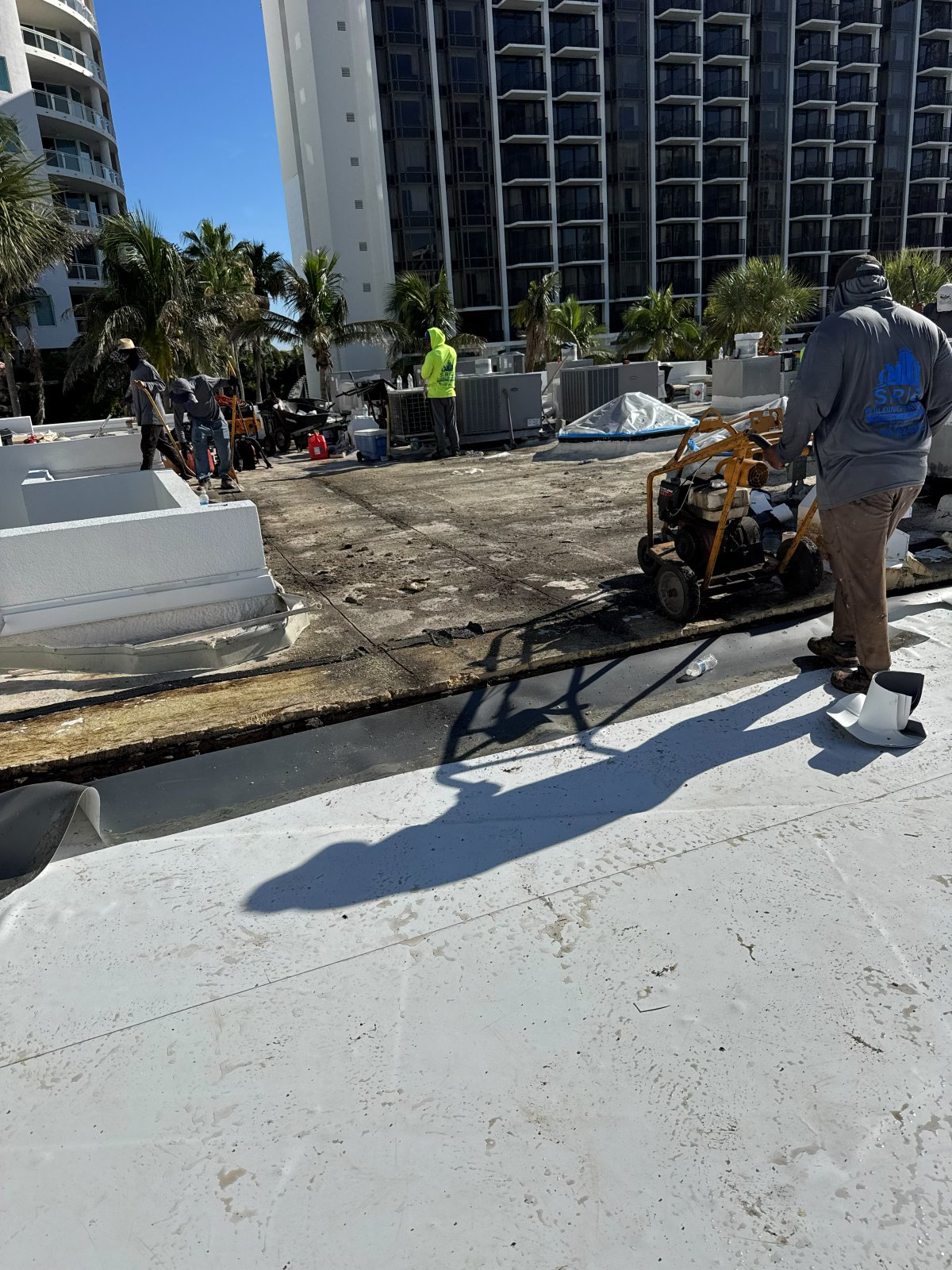 Commercial flat roof tear-off and membrane replacement in downtown Sarasota